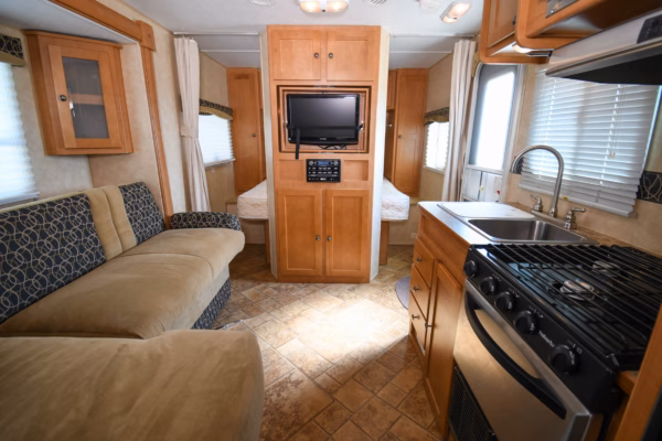 Easy-to-Tow 1-Slide Trailer w/ Camp Kitchen - Pending - Image 17