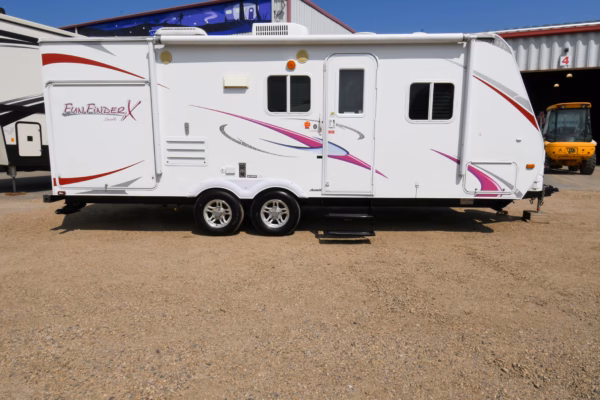 Easy-to-Tow 1-Slide Trailer w/ Camp Kitchen - Pending - Image 3