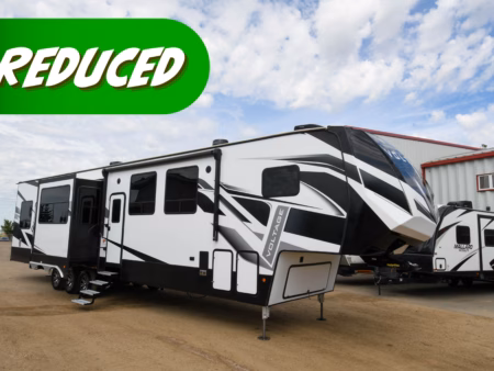 It's Alive: 1.5 Bath Toy Hauler w/ Bunks - $219/wk—ON SALE