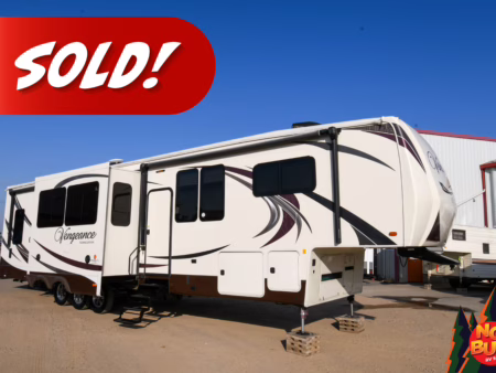 Tactful Spacy Toy Hauler Fifth w/ Bunks - SOLD