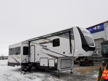 Open-Concept Modern Fifth - $200/wk