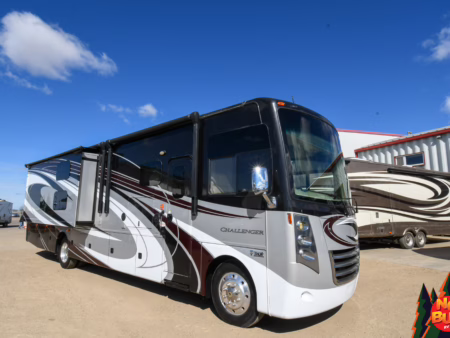 Low KM Class A w/ Bunks & 1.5 Baths - $335/wk
