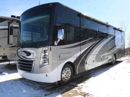 2017 Challenger 37TB