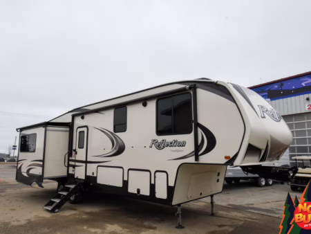 Modern 5th w/ Bunkhouse & Kitchen Island - $151/wk