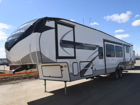 2021 Chaparral 367BH