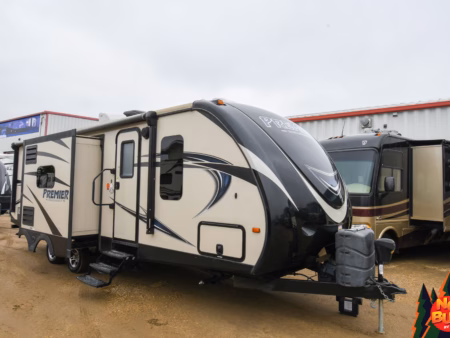 Rear Bathroom Towable w/ Kitchen Island & 2-Slides - $90/wk