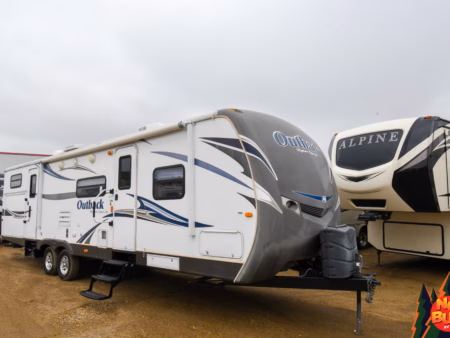 Rear Bunkhouse Dual Entry Towable Sleeps 10 - $76/wk