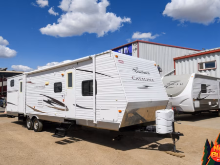 Dual Entry Rear Bunkhouse Unit w/ Storage - $62/wk