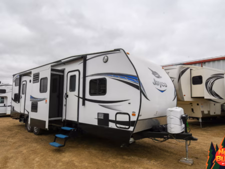 Dual Entry Toy Hauler Bumper Pull - $103/wk