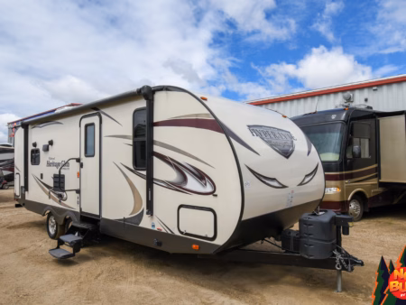 Single Slide Rear Living/Kitchen Towable - $93/wk