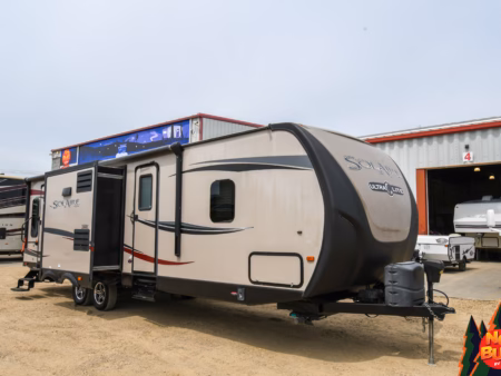 Dual Entry Couples' Unit w/ Lotsa Space - $65/wk