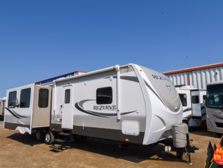 Spacious Couples' Bumper Pull Sleeps 5 - $70/wk