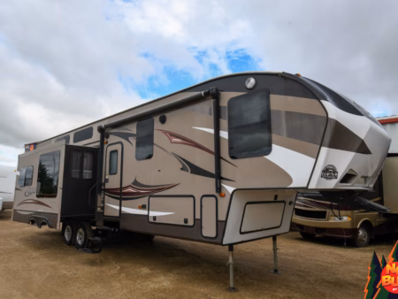 Dual Entry Fifth (w/ ramp) Sleeps 6 - $144/wk