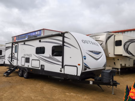 Bunk Model Family Towable Sleeps 10 - $84/wk