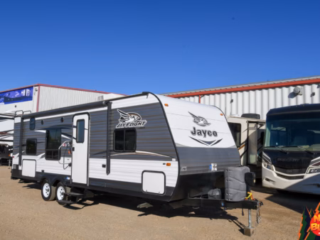 No-Slide Rear Bunk Towable Sleeps 10 - $67/wk
