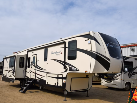Rear Living Luxury Fifth Sleeps 4 - $202/wk